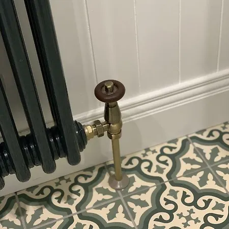 Biddy Ban's 3* Carnmalin